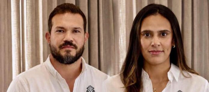 El secretario de Cultura, Johnny Insignares, y la jefe de Oficina de Turismo, Erika Grau_0