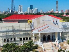De La Espriella traslada la Presidencia a Barranquilla: «Es de mi propia plata» De La Espriella traslada la Presidencia a Barranquilla: "Es de mi propia plata"
