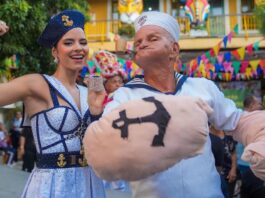 Salwa Maloof rinde emotivo homenaje al «Popeye» del Carnaval de Barranquilla Salwa Maloof rinde emotivo homenaje al "Popeye" del Carnaval de Barranquilla