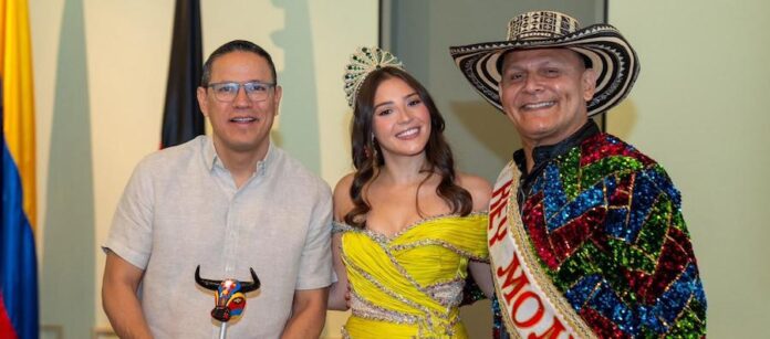 los reyes del Carnaval de Barranquilla 2026, Michelle Char y Adolfo Maury junto al alcalde de Cúcuta, Jorge Acevedo.