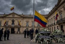 Gobierno decreta tres días de duelo nacional por las víctimas del sismo del 10 de agosto