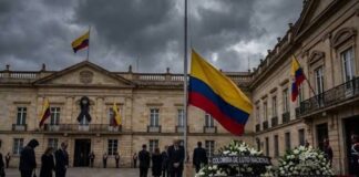 Gobierno decreta tres días de duelo nacional por las víctimas del sismo del 10 de agosto