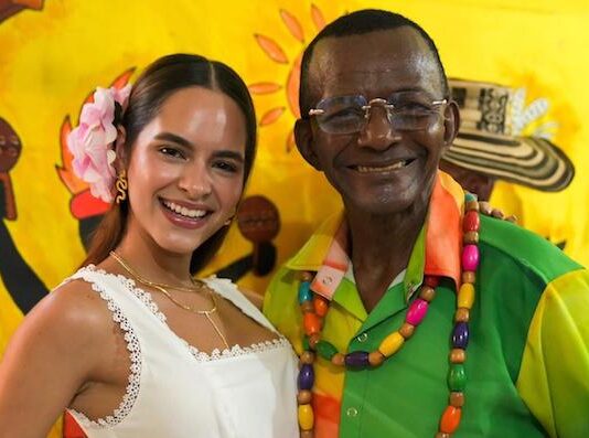 ¡Orgullo palenquero! Abraham Cáceres es el nuevo Rey Momo del Carnaval 2027