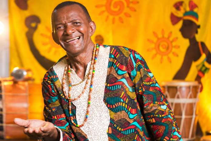 Celebração-Vibrante-com-Músico-Sorridente-1536x864
